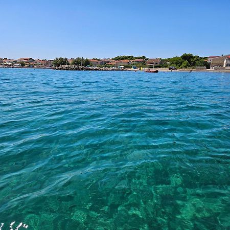 Familien Ferienhaus Vir Croatia 150M Strand Restaurant Einkaufen מראה חיצוני תמונה