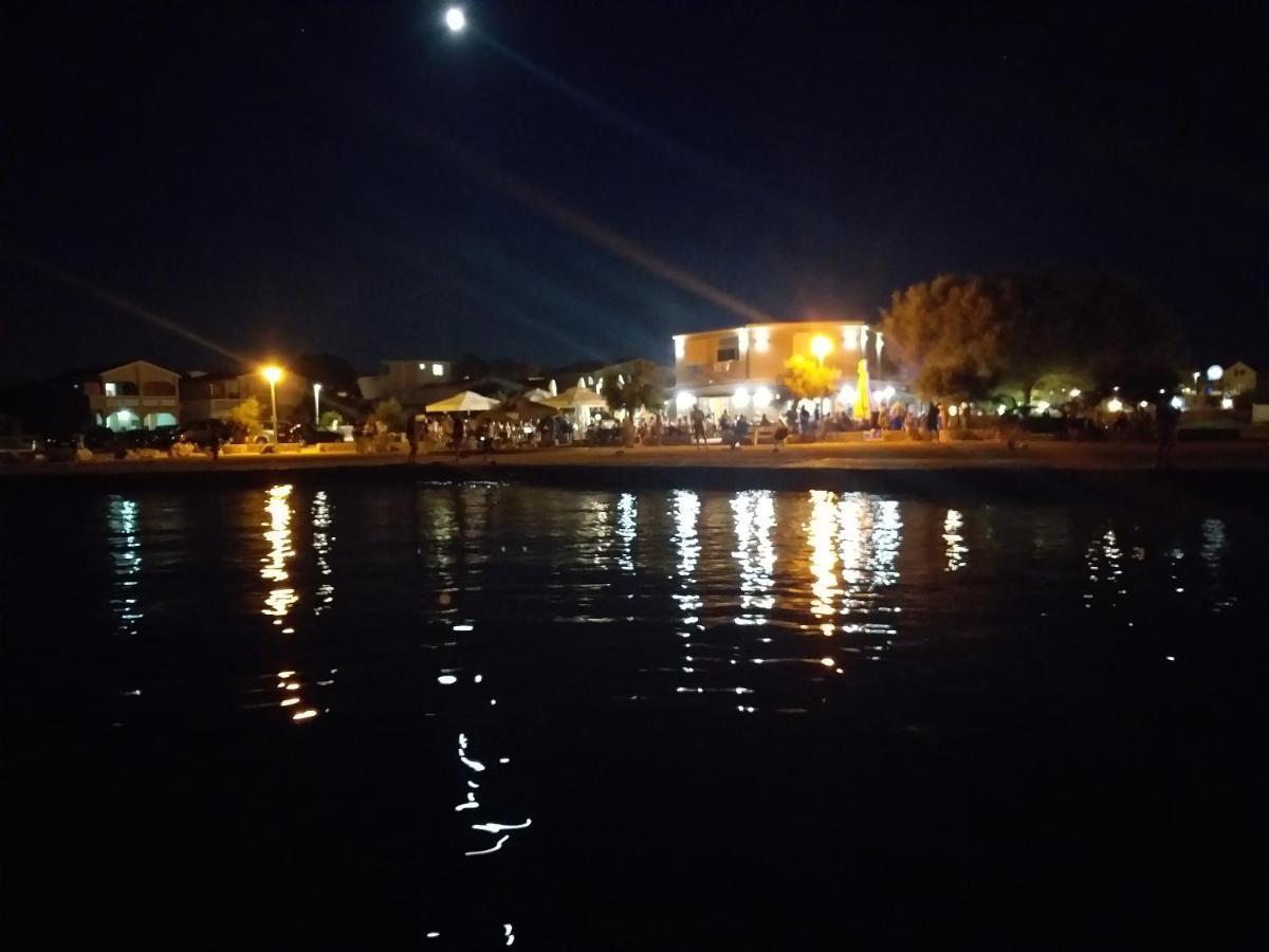 Familien Ferienhaus Vir Croatia 150M Strand Restaurant Einkaufen מראה חיצוני תמונה