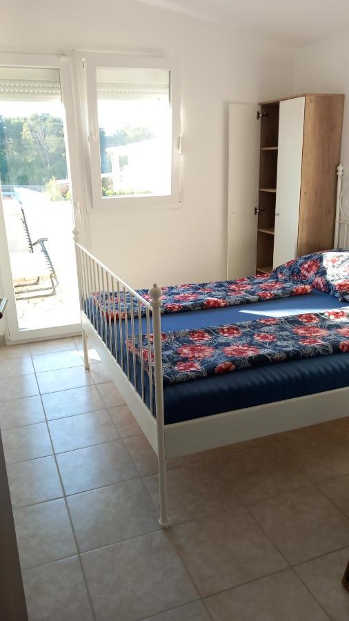 Familien Ferienhaus Vir Croatia 150M Strand Restaurant Einkaufen מראה חיצוני תמונה