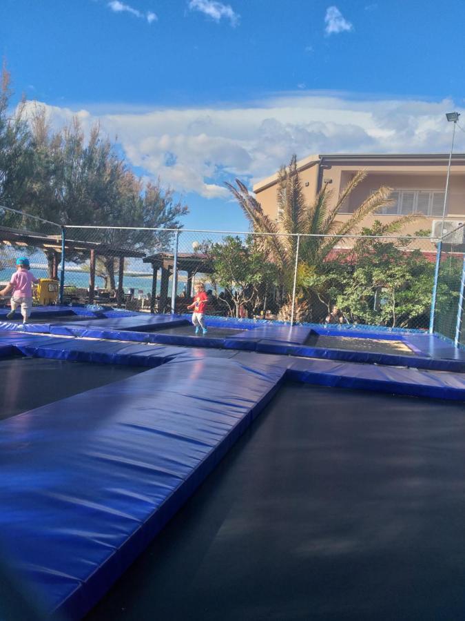 Familien Ferienhaus Vir Croatia 150M Strand Restaurant Einkaufen מראה חיצוני תמונה